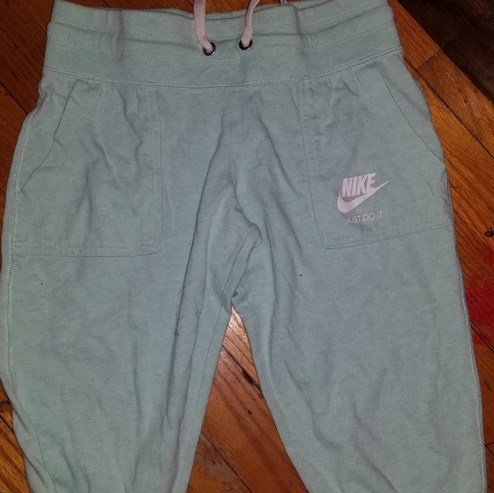 Girls vintage Nike crop joggers small